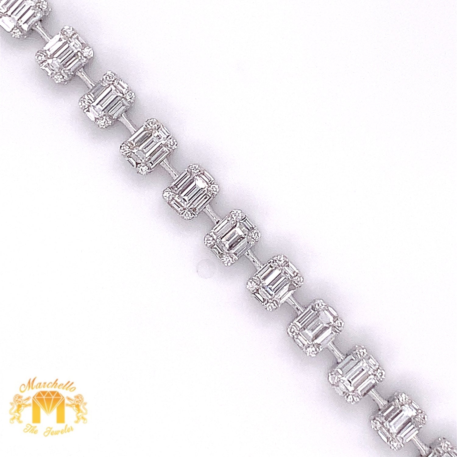 VVS/vs high clarity diamonds set in a 18k White Gold Ladies' Bracelet with Baguette & Round Diamond  (VVS-VS baguettes)