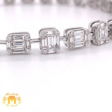 Load image into Gallery viewer, VVS/vs high clarity diamonds set in a 18k Gold Bracelet with Baguette &amp; Round Diamond (VVS baguettes)