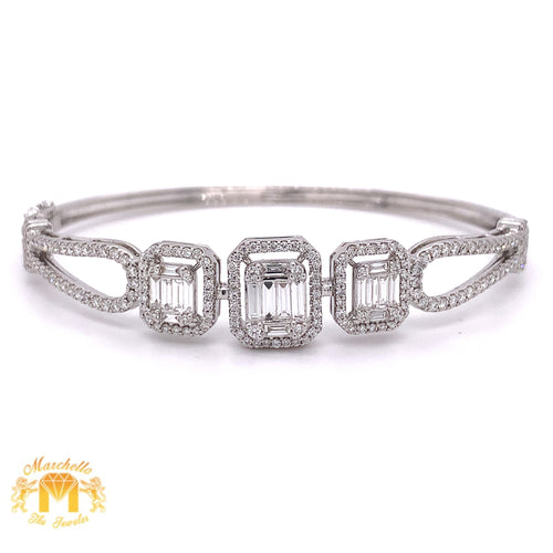 VVS/vs high clarity diamonds set in a Bangle Bracelet with Baguette & Round Diamond(large VVS baguettes, square shapes)