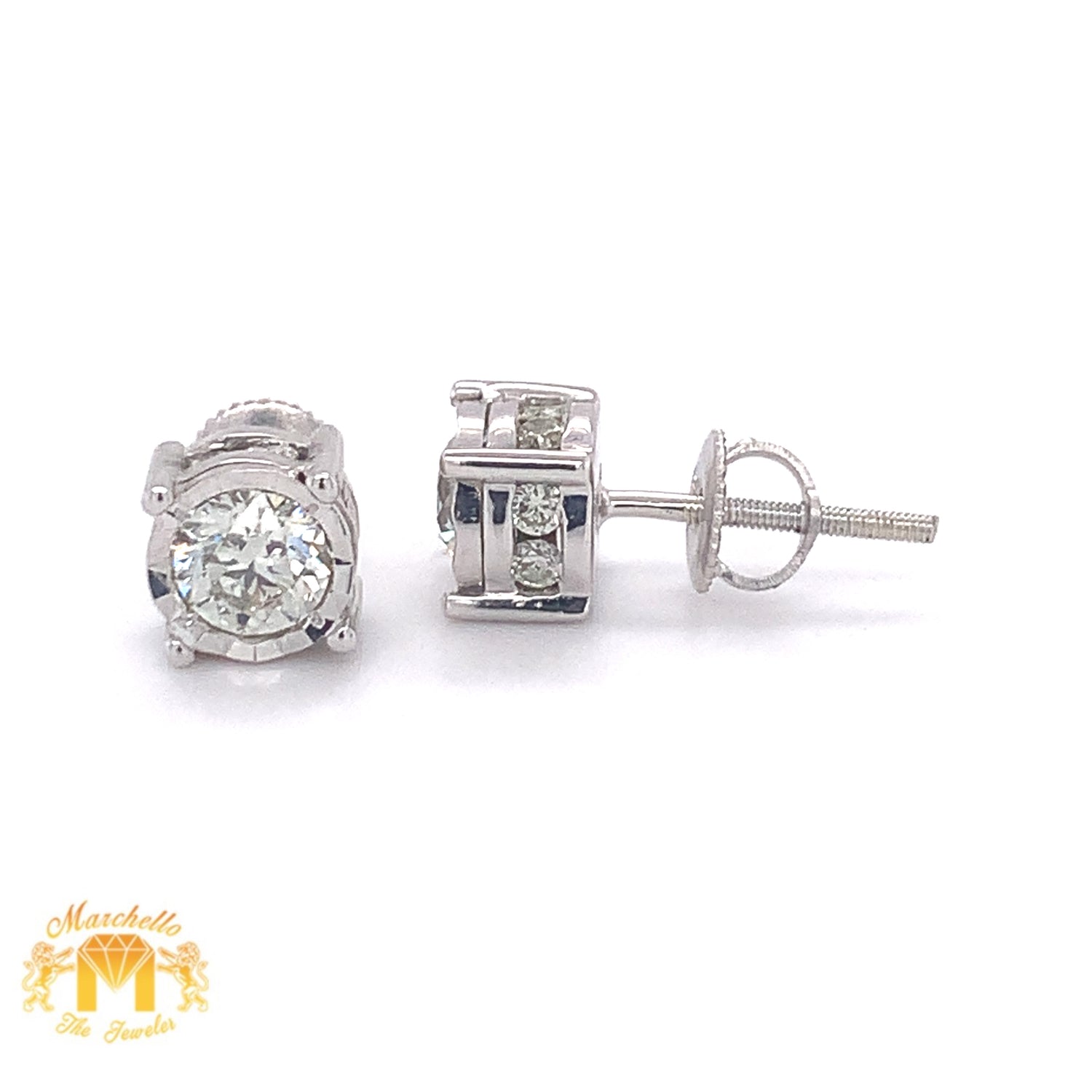 14k Gold Stud Earrings with Round Solitaire Diamond (side diamonds)