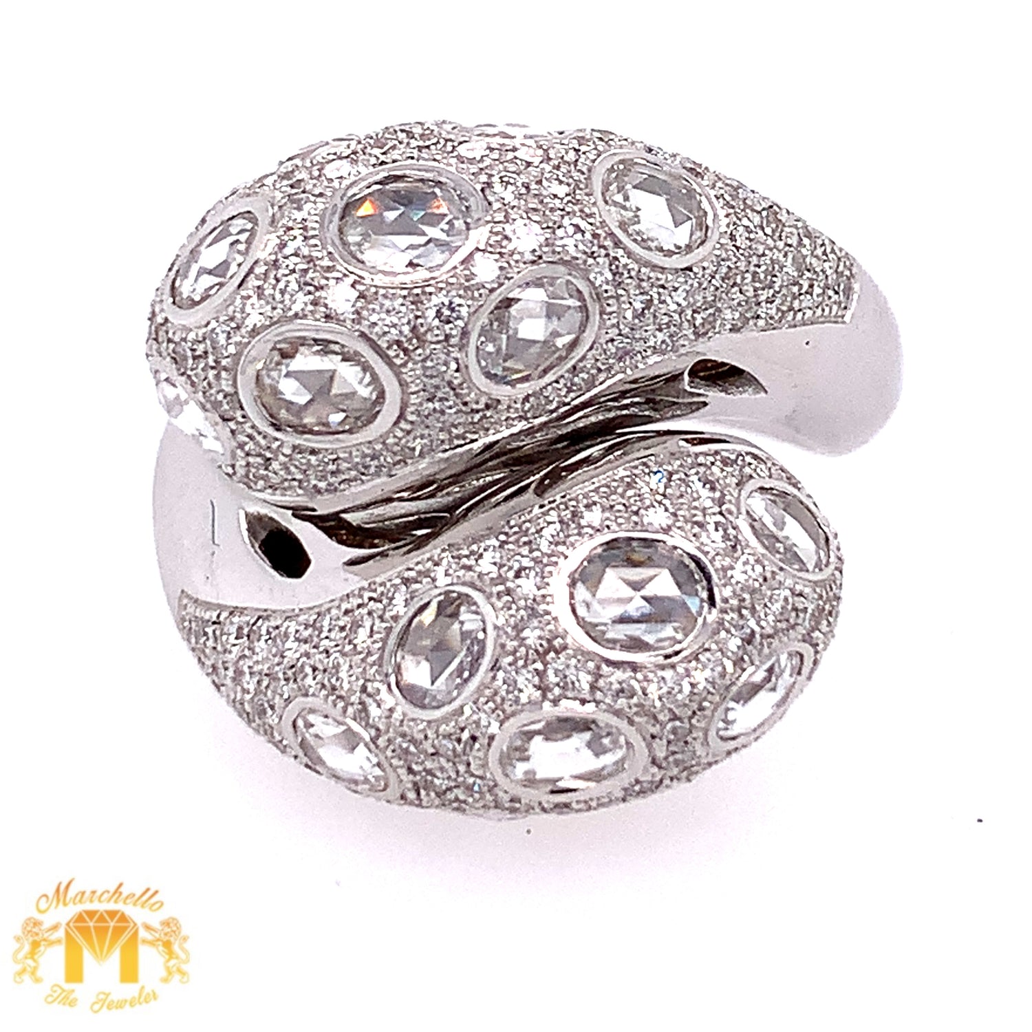 VVS/vs high clarity diamonds set in a 18k White Gold Fancy Ring (limited edition)
