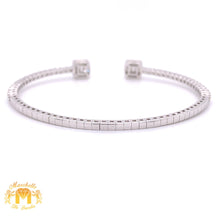 Load image into Gallery viewer, VVS/vs high clarity diamonds set in a 18k White Gold Flexible Bracelet with Baguette and  Round Diamond (VVS baguettes)