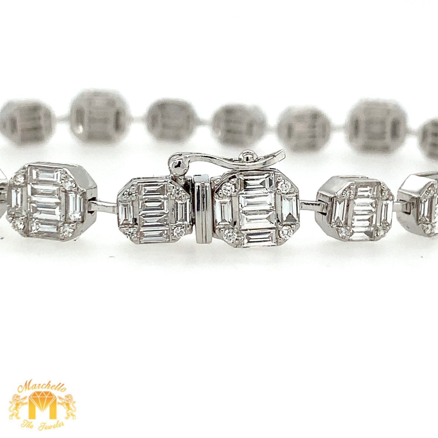 VVS/vs high clarity diamonds set in a 18k White Gold Fancy Octagon Link Bracelet (VVS baguettes)
