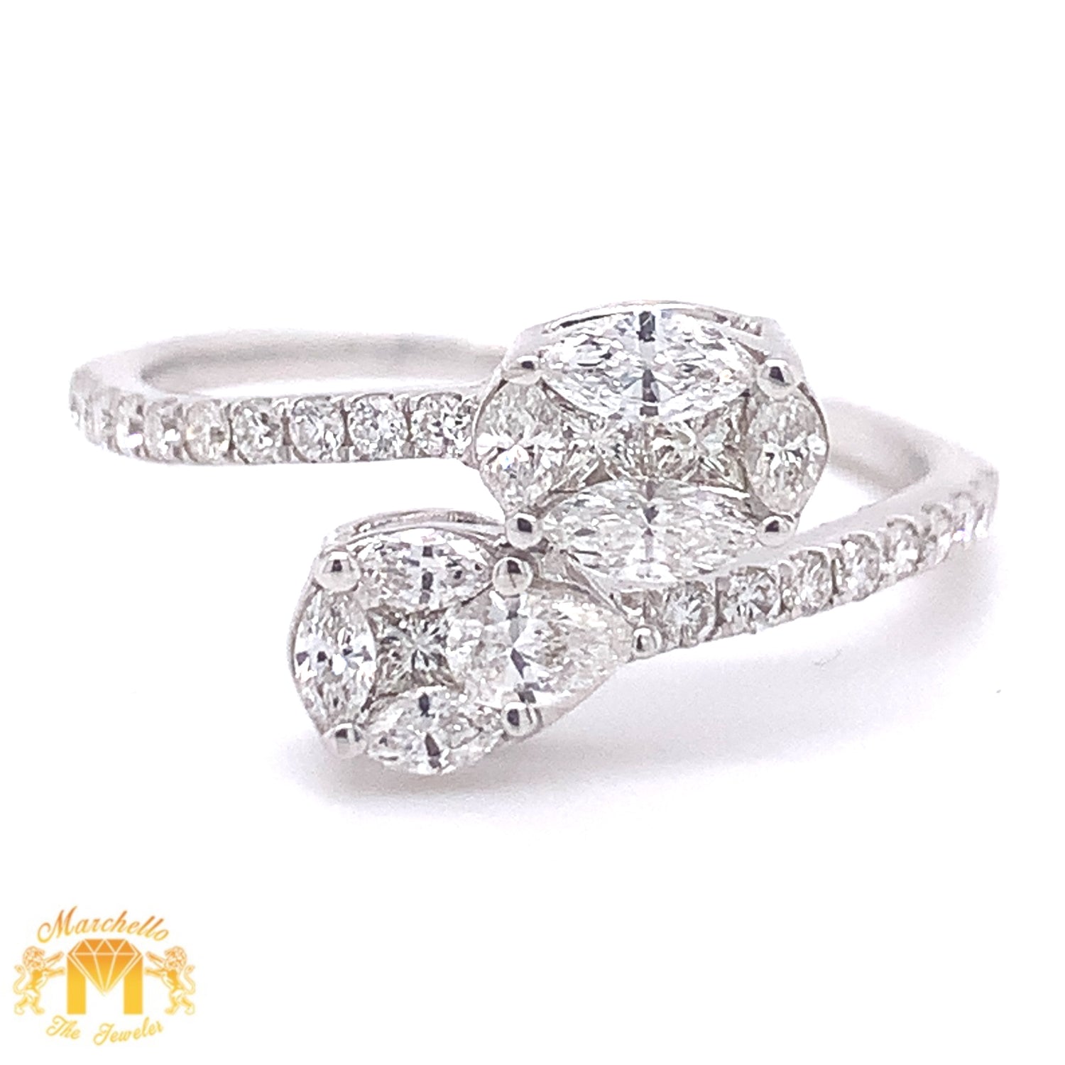 18k White Gold and Diamond Pear-shape and Oval Ladies' Ring (VS diamonds)