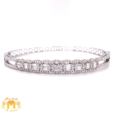 VVS/vs high clarity diamonds set in a 18k White Gold Bangle Diamond Bracelet (VVS diamonds)