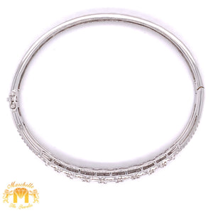 VVS/vs high clarity diamonds set in a 18k White Gold Bangle Diamond Bracelet (VVS diamonds)