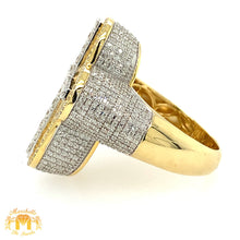 Load image into Gallery viewer, Yellow Gold and Diamond Cross Ring with round diamond (3D)