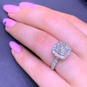 18k White Gold Engagement Diamond Ring (2.50ct cushion-cut center, certified)