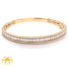 Load image into Gallery viewer, VVS/vs high clarity diamonds set in a 18k Gold Bangle Bracelet with  Baguette and Round Diamond(VVS/VS diamonds)