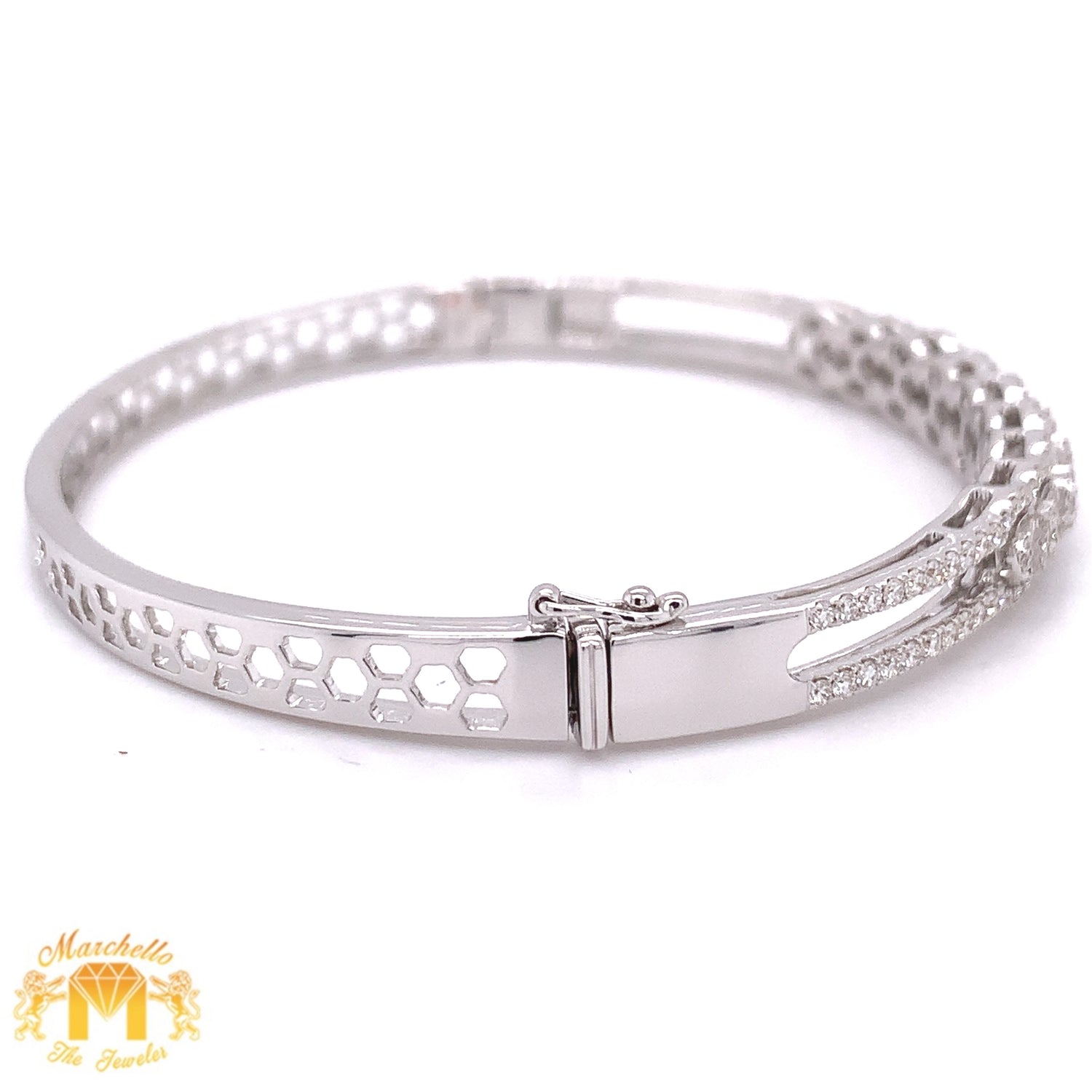 VVS/vs high clarity diamonds set in a 18k White Gold Bangle Diamond Bracelet (VVS diamonds)