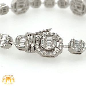VVS/vs high clarity diamonds set in a 18k White Gold Octagon with a Halo Link Bracelet (VVS baguettes)