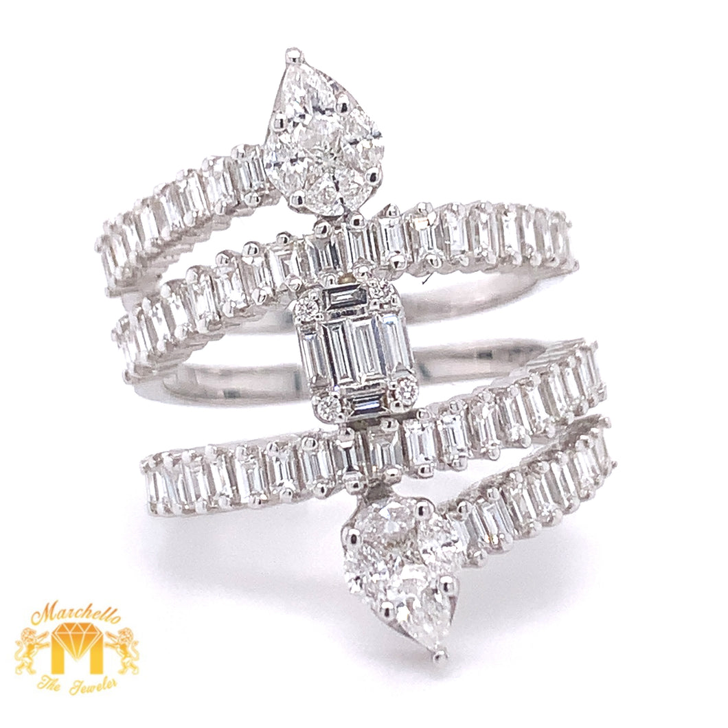 VVS/vs high clarity diamonds set in a 18k White Gold Contemporary Ladies' Ring (VVS baguettes)