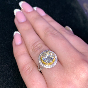 4ct Round Diamond 18k White Gold Engagement Ring (split shank, 3ct center diamond)