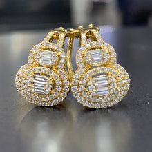 Load image into Gallery viewer, 18k White Gold Ladies&#39; Clip-on Earrings with Baguette &amp; Round Diamond (VS diamonds)
