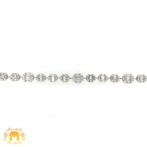 VVS/vs high clarity diamonds set in a 18k White Gold Fancy Octagon Link Bracelet (VVS baguettes)