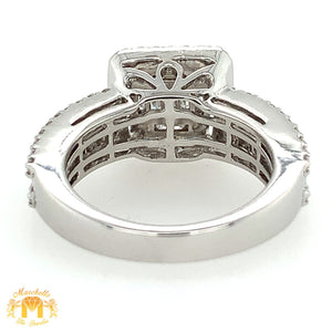 VVS/vs high clarity diamonds set in a 18k Gold Square-Shaped Engagement Ring (large VVS baguettes, square halo)